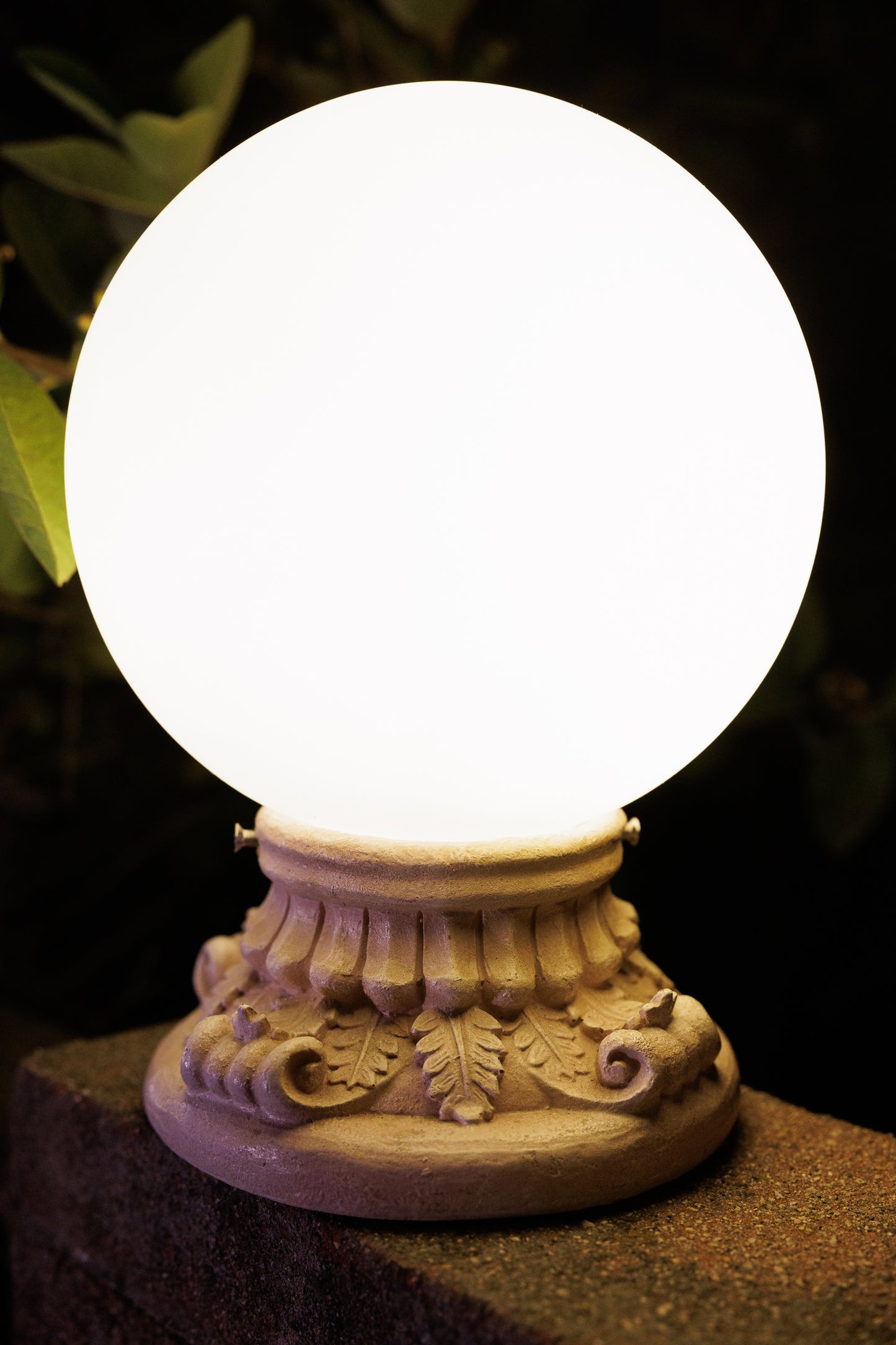 Solar Power 10” Glass Globe Handcrafted Entrance Light with 9 LED 30855